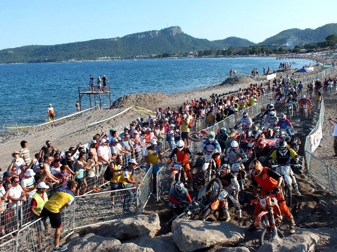 Endurocular Kemer Sahilinde Nefes Kestiler