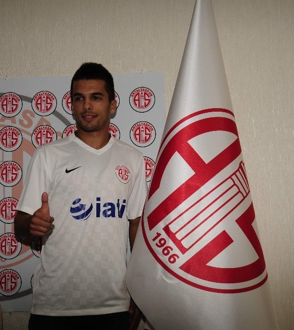 Bosnalı Milli Oyuncu Kvesıc, Antalyaspor’da