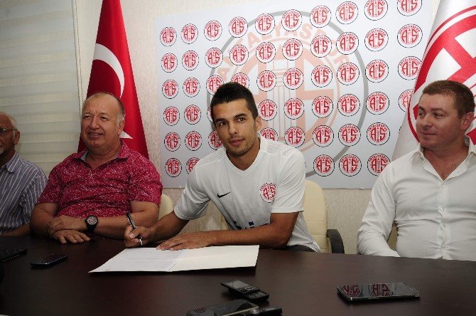 Bosnalı Milli Oyuncu Kvesıc, Antalyaspor’da