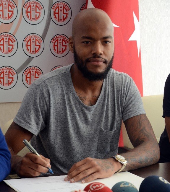 Antalyaspor Cezayirli Milli Kaleci M’bolhı İle Sözleşme İmzaladı