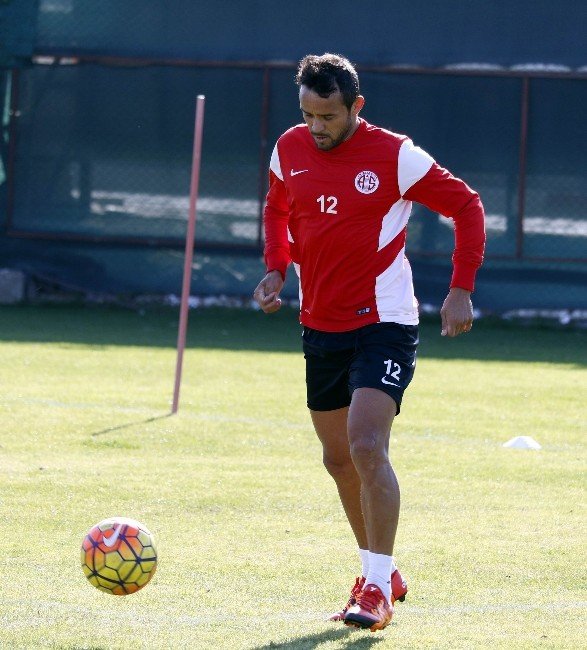 Antalyaspor’da Fenerbahçe Maçı Hazırlıkları Sürüyor