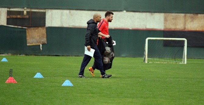 Antalyaspor’da İkinci Yarı Hazırlıkları Sürüyor