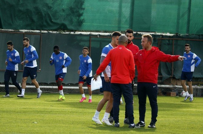 Antalyaspor, Eto’o’dan Yoksun Çalıştı