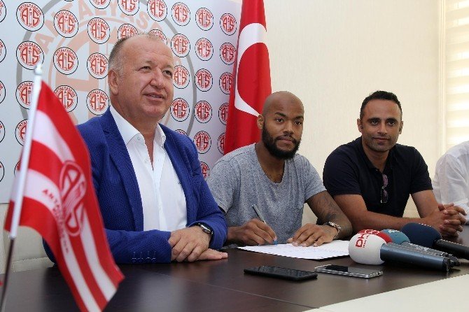 Antalyaspor Cezayirli Milli Kaleci M’bolhı İle Sözleşme İmzaladı