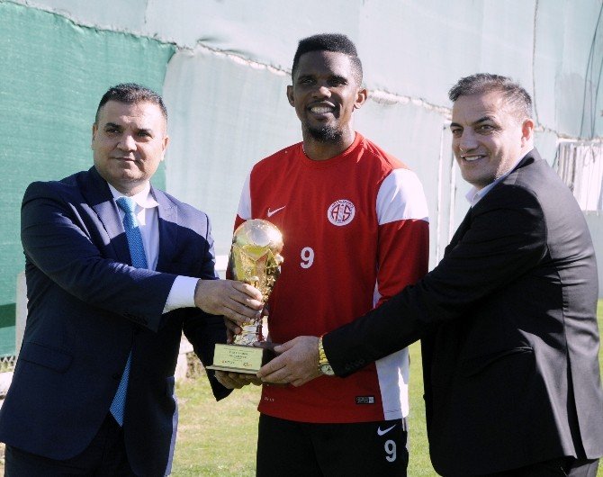 Samuel Eto’o "Yılın Transferi" Ödülünü Aldı