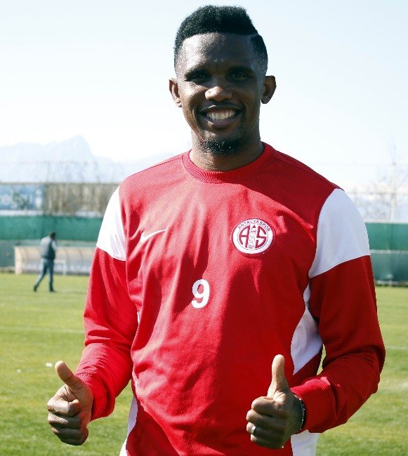 Eto’o’dan Taraftara Otobüs Desteği