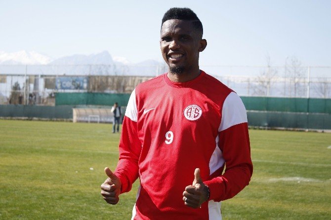 Eto’o’dan Taraftara Otobüs Desteği