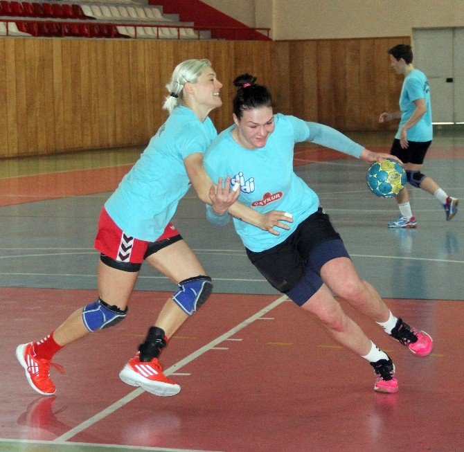 Ardeşen Gsk Bayan Hentbol Takımı Rusya Yolcusu