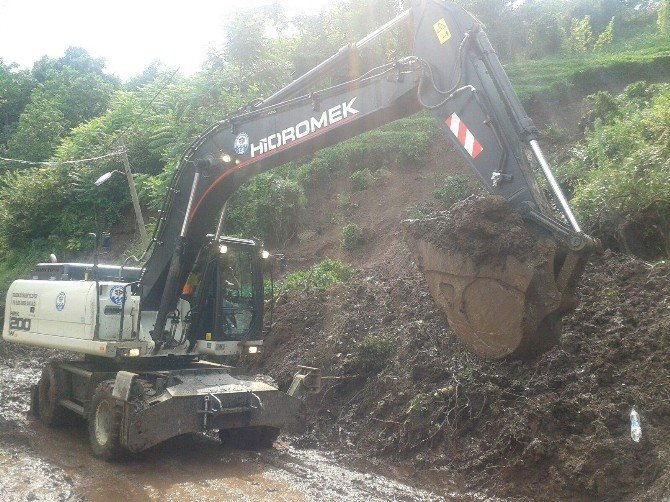 Trabzon Büyükşehir Belediyesi’nden Artvin’e Yardım Eli
