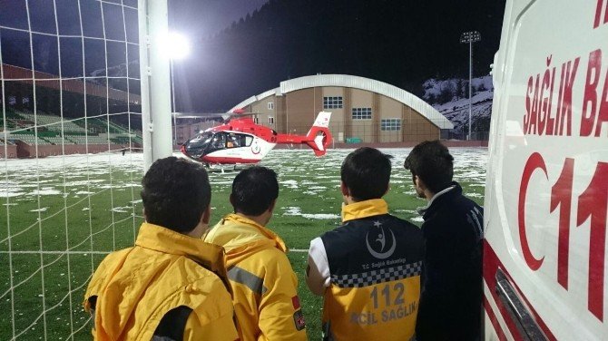 Hava Ambulansı Bin 900 Rakımlı Camili Köyü’nde Hayat Kurtardı