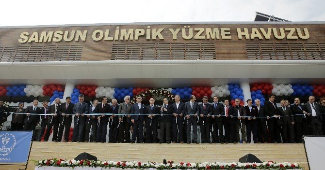 Bakan Kılıç, Atakum Olimpik Yüzme Havuzu’nu Açtı