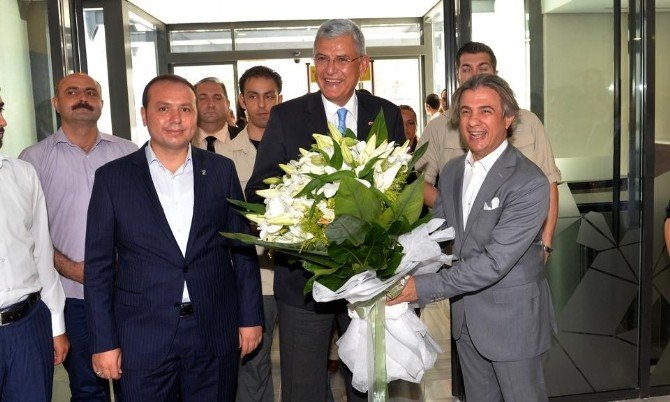 Bakan Bozkır, Beyoğlu Belediyesi’ni Ziyaret Etti