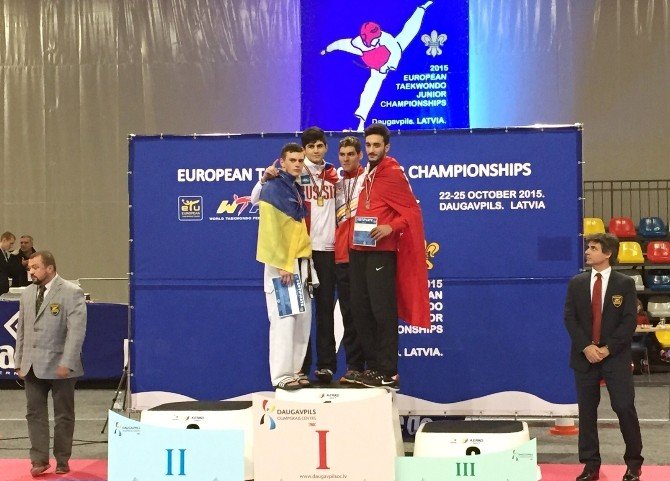 Ömer Fırat Çelik’den Bronz Madalya