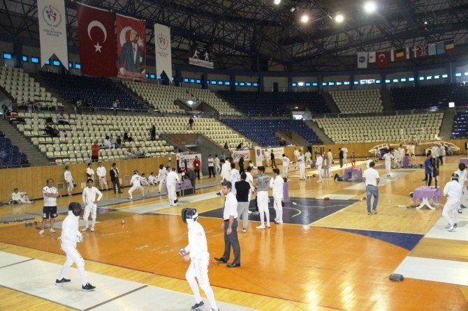 Mersinli Milli Eskrimci, Avrupa Yıldızlarda Bronz Madalya Kazandı