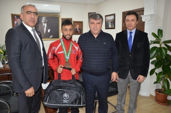 Aydın’dan Kick Boks Büyüklerde Dünya 3.’lüğü