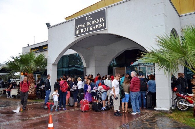 Ege Adalarındaki Sığınmacılar Türk Turizmini De Vurdu