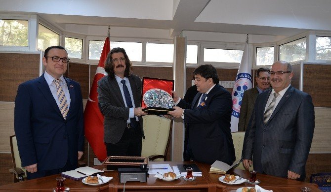 Azeri Üniversite Uludağ Üniversitesi’nin Eğitim Sistemine Geçiyor