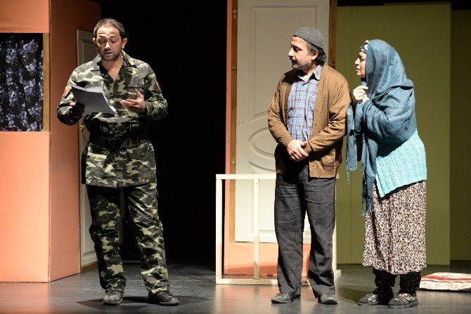 Anadolu’dan Büyük Şehirlere Göç Tiyatro Sahnesinde