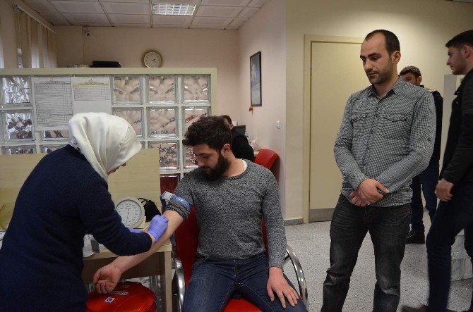 Hollanda’da Kanser Tedavisi Gören Minik Bade İçin Hemşehrileri Seferber Oldu