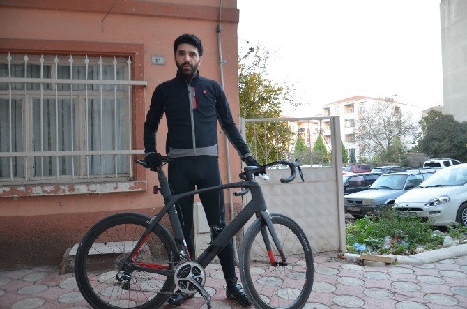 İstanbul’dan Bafra’ya Bisikletle Geldi