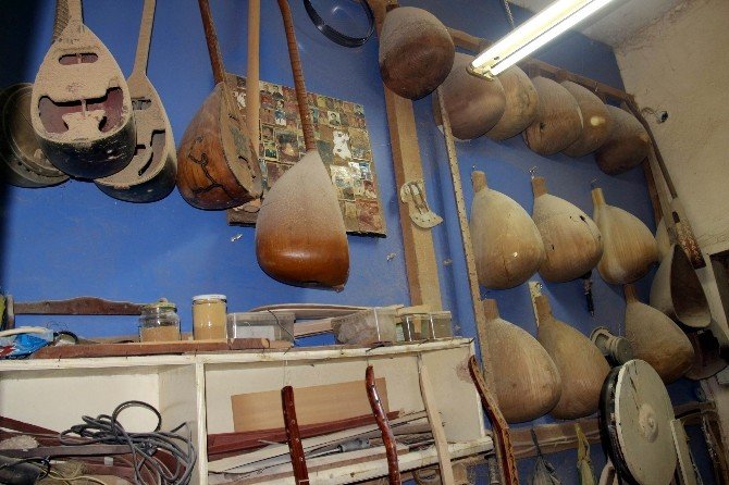 Kötü Bağlama, Enstrüman Çalma Hevesini Kırıyor