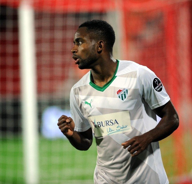 Villareal’e Transfer Olan Cedric Bakambu: