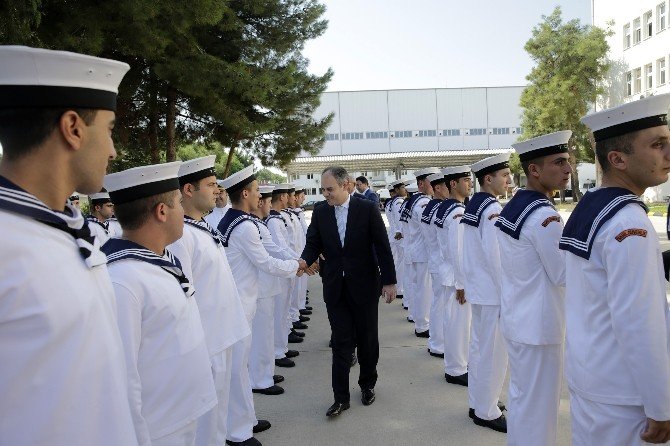 Bakan Çağatay Kılıç’tan Güvenlik Güçlerine Bayrak Ziyareti