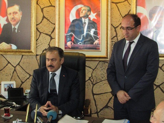 Bakan Eroğlu Seçim Çalışmaları Kapsamında Sandıklı İlçesini Ziyaret Etti