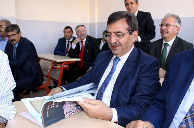 Bakan Güllüce, Okul Açılışı Yaptı