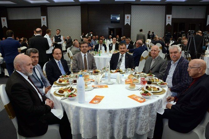 Bakan Eroğlu Afyonkarahisar’da İş Adamları İle Bir Araya Geldi