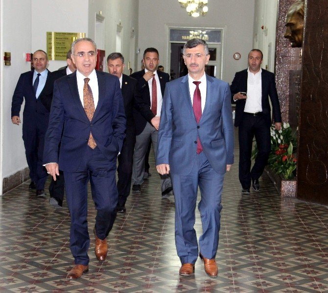 Kültür Ve Turizm Bakanı Yalçın Topçu:
