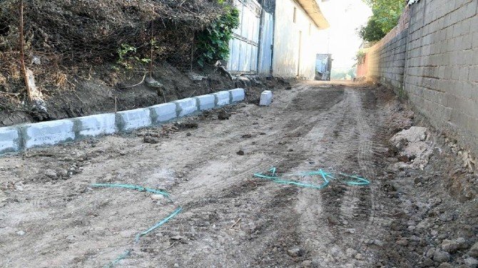 Bandırma’da Kırsal Mahallelere Parke Taşı Döşeniyor