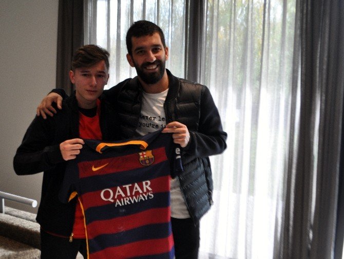 Arda Turan’dan Altıntepsili Genç Futbolcuya Tavsiyeler
