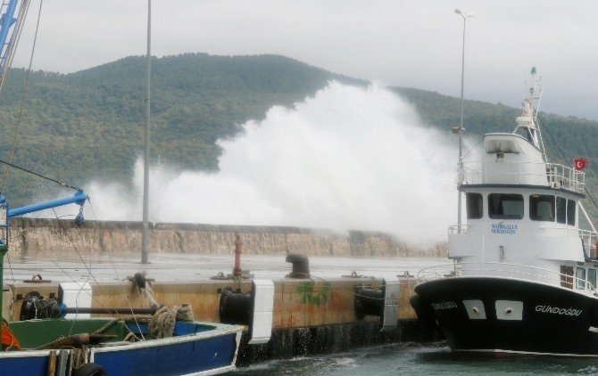 Amasra’da Dev Dalgalar