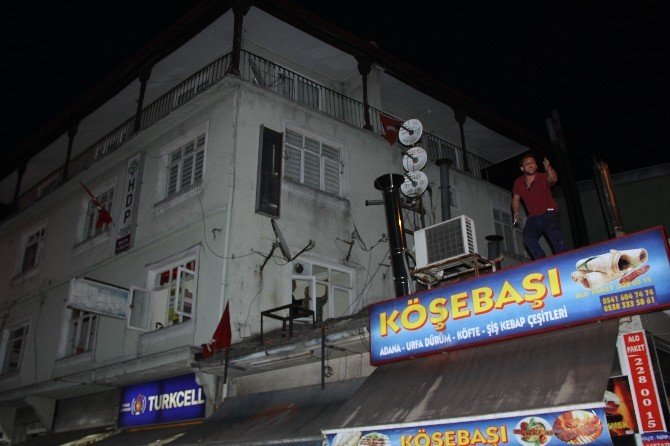 Bartın’da Hdp Binasının Tabelası Söküldü