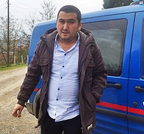 Cenazede Karşılaştığı Husumetlisini Bıçakladı