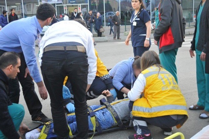 Otomobil Yaya Geçidinde Kadına Böyle Çarptı