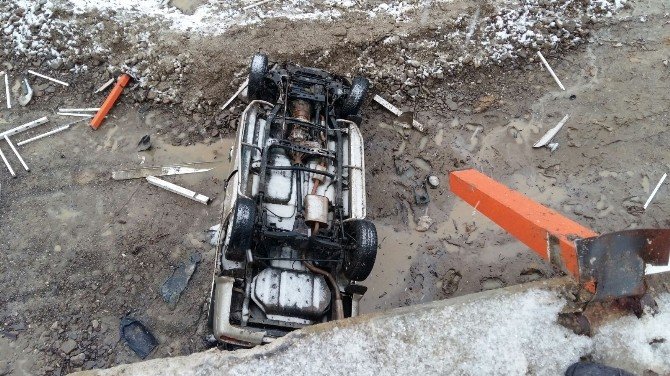 Kontrolden Çıkan Cip Köprüden Uçtu