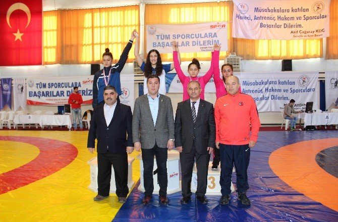 Genç Bayanlar Türkiye Güreş Şampiyonası Nefesleri Kesti