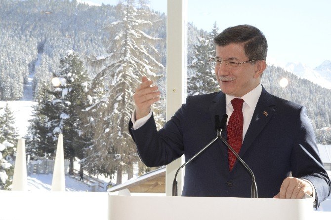Davutoğlu: “Kıbrıs Konusunda Garantör Devletlerin Sürece Katıldığı Aşamaya Geçilmeli”