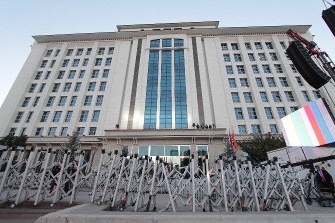 Başbakan Davutoğlu Balkon Konuşması Yapacak