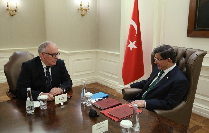 Başbakan Davutoğlu, Ab Komisyonu Başkan Yardımcısı Tımmermans’ı Kabul Etti