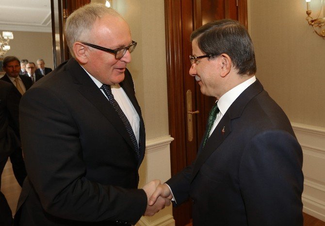 Başbakan Davutoğlu, Ab Komisyonu Başkan Yardımcısı Tımmermans’ı Kabul Etti
