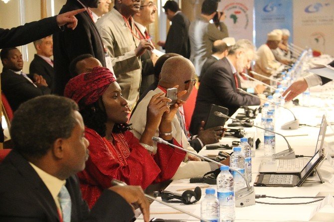 Başbakan Davutoğlu, Afrika Düşünce Kuruluşlarıyla Buluştu
