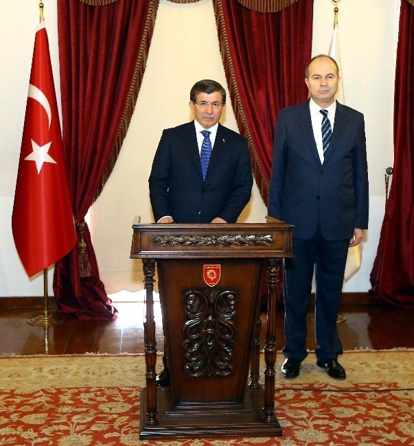 Başbakan Davutoğlu, Ankara’daki Terör Saldırısı Sonrası Valilikten Brifing Aldı