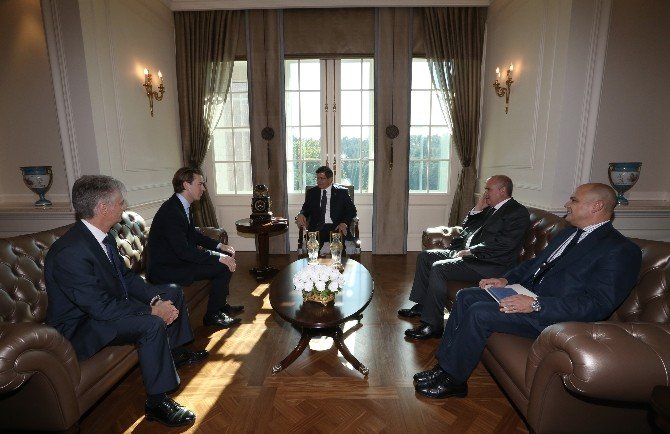 Başbakan Davutoğlu, Avusturya Dışişleri Bakanı Kurz’u Kabul Etti