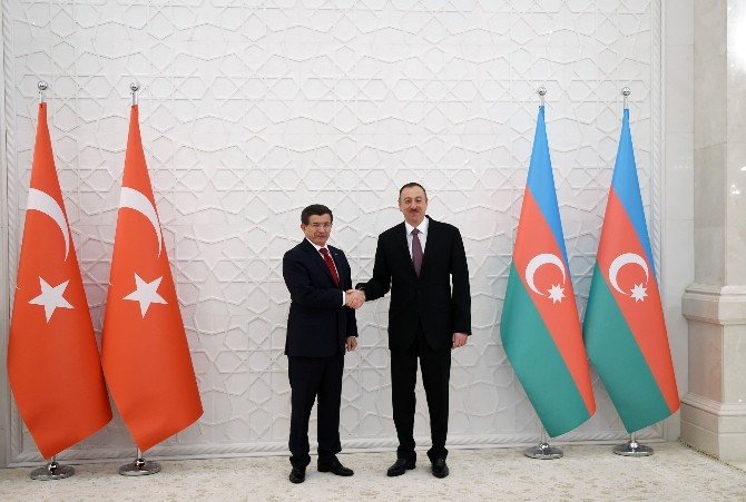 Başbakan Davutoğlu Aliyev’le Görüştü