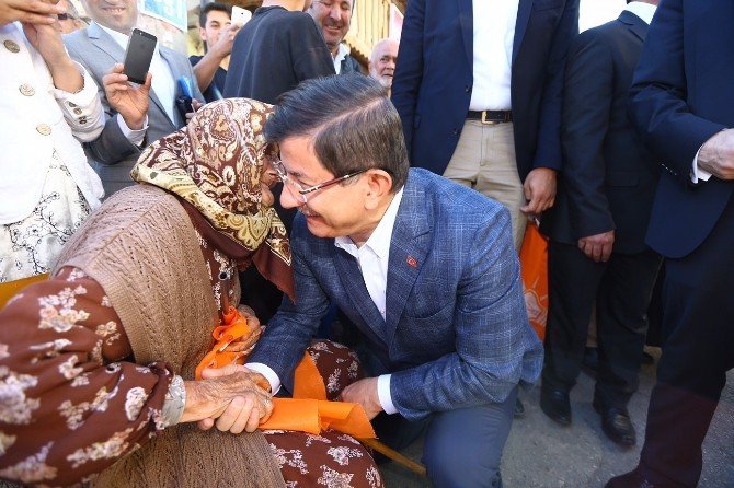 Başbakan Davutoğlu Baba Ocağında