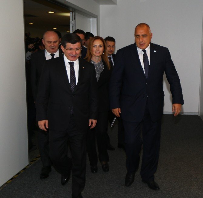 Başbakan Davutoğlu, Bulgaristan Başbakanı Borisov İle Bir Araya Geldi