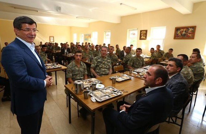 Başbakan Dağlıca’daki Askerleri Ziyaret Etti
